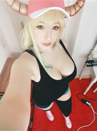 Piadn-lucoa takes a selfie(25)